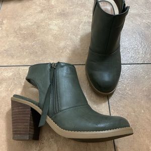 Nine West Green Booties
